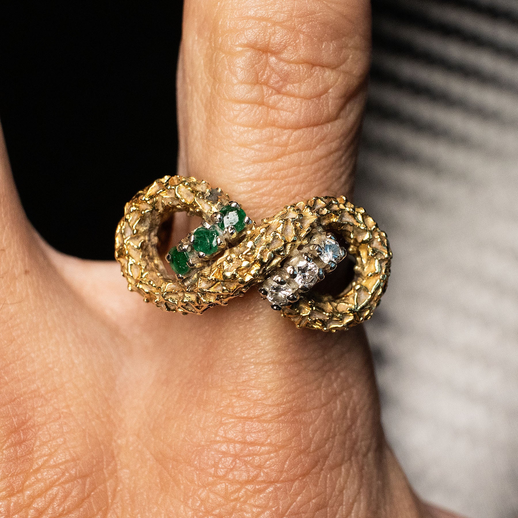 14k Yellow Gold Round Diamond & Emerald Infinity Vintage Ring