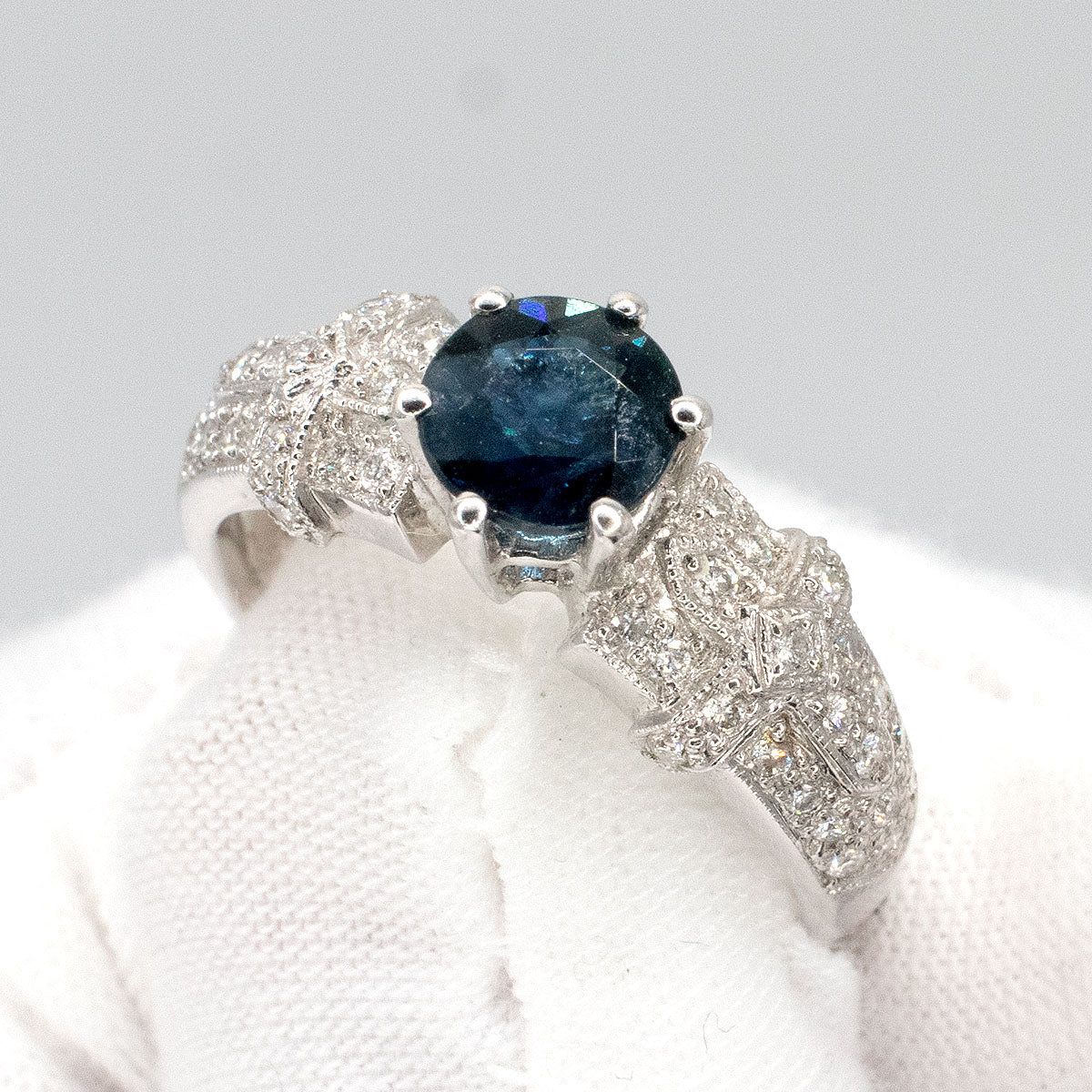 18k White Gold Round Sapphire & Diamond Pave Ladies Ring