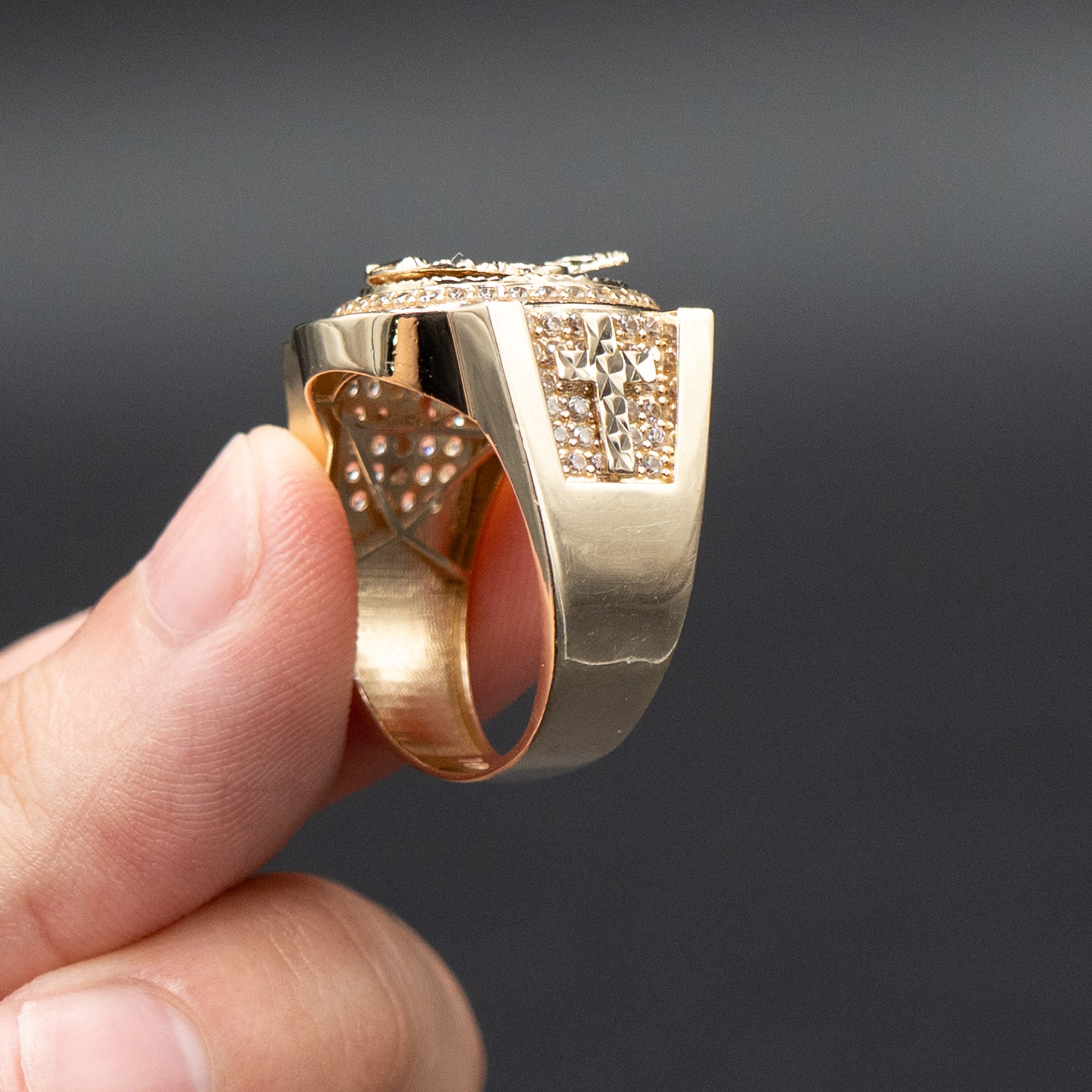 10k Yellow Gold Virgin Mary Enamel Ring