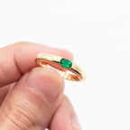 18k Yellow Gold Simple Emerald Set Smooth Ring