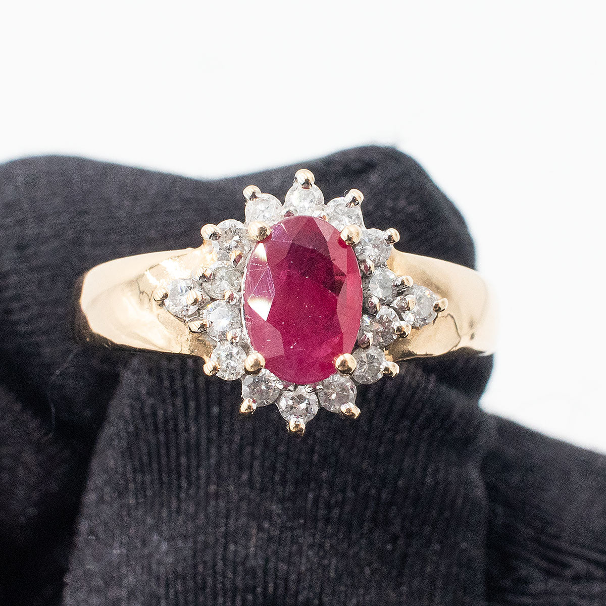 14k Yellow Gold Oval Ruby Ring With Diamonds