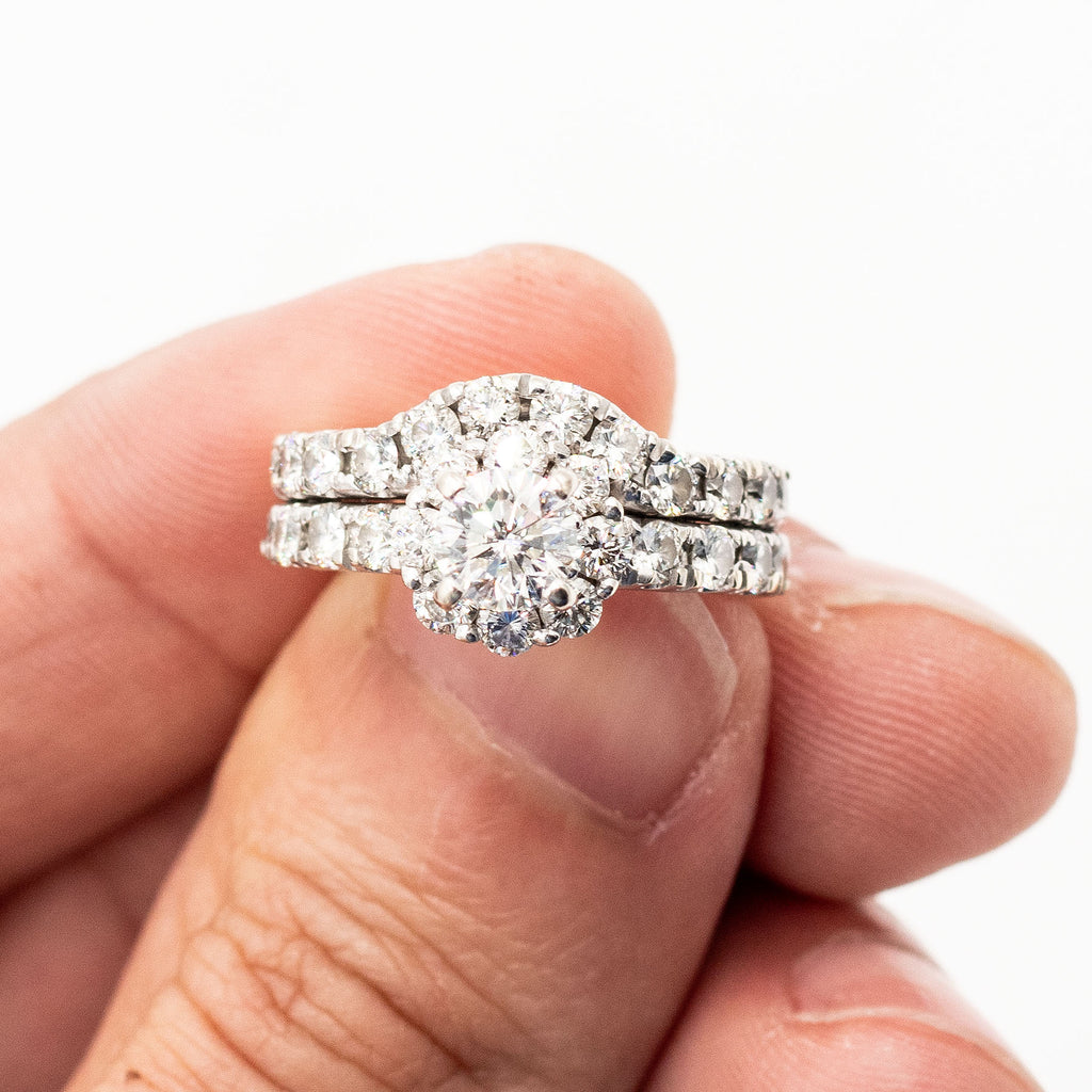 14k White Gold Round Cut Diamond Engagement Ring