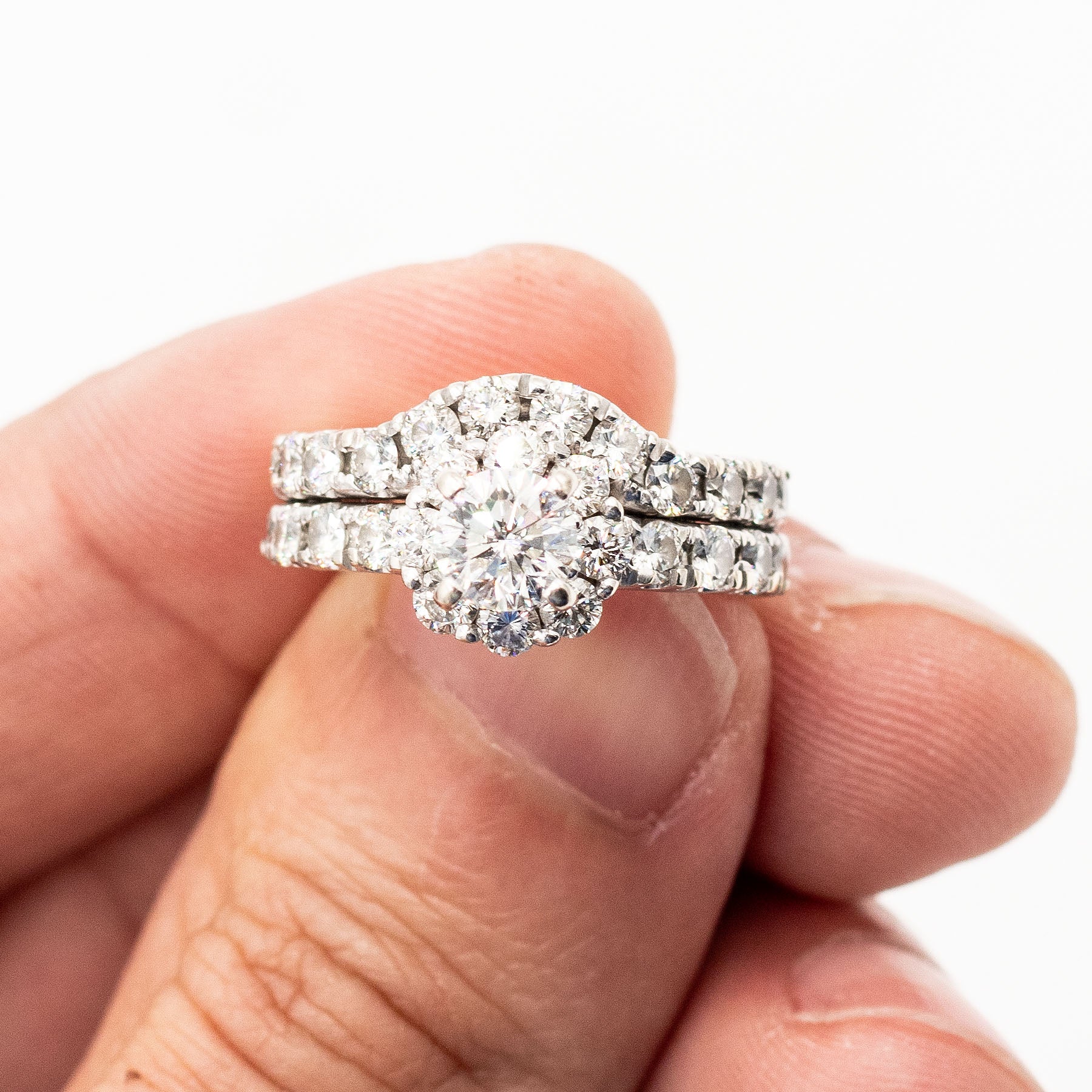 14k White Gold Round Cut Diamond Engagement Ring