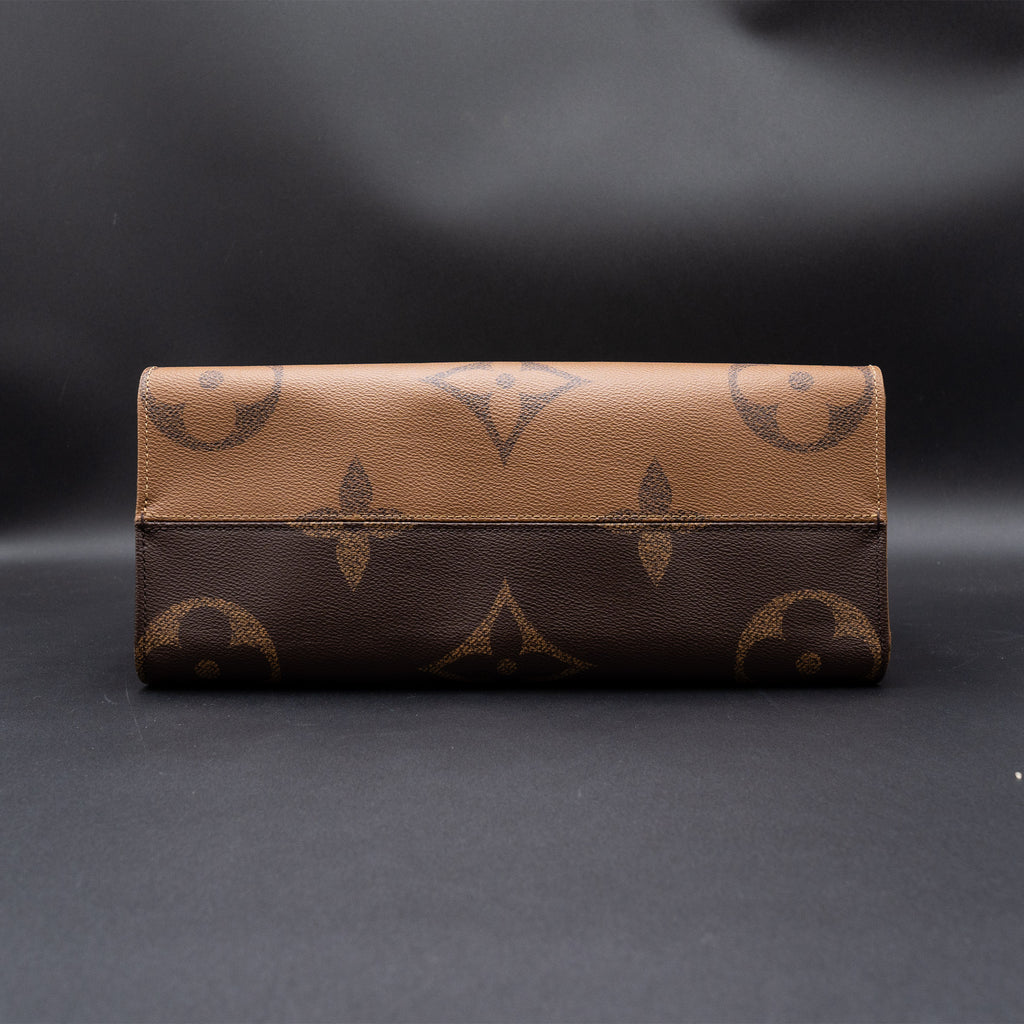 Louis Vuitton On The Go MM Monogram Shoulder Bag