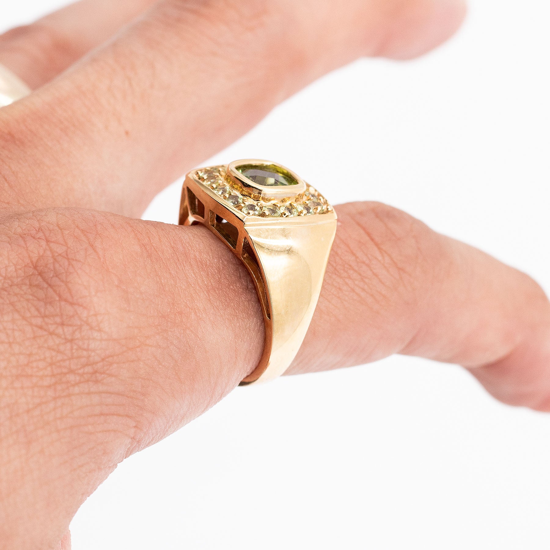 14k Yellow Gold Round Green Gemstone Ring