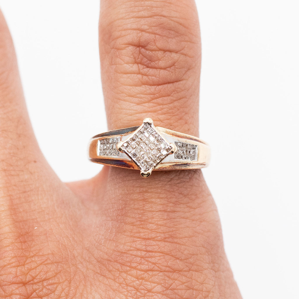 14k Yellow Gold Round Diamond Square Set Ring