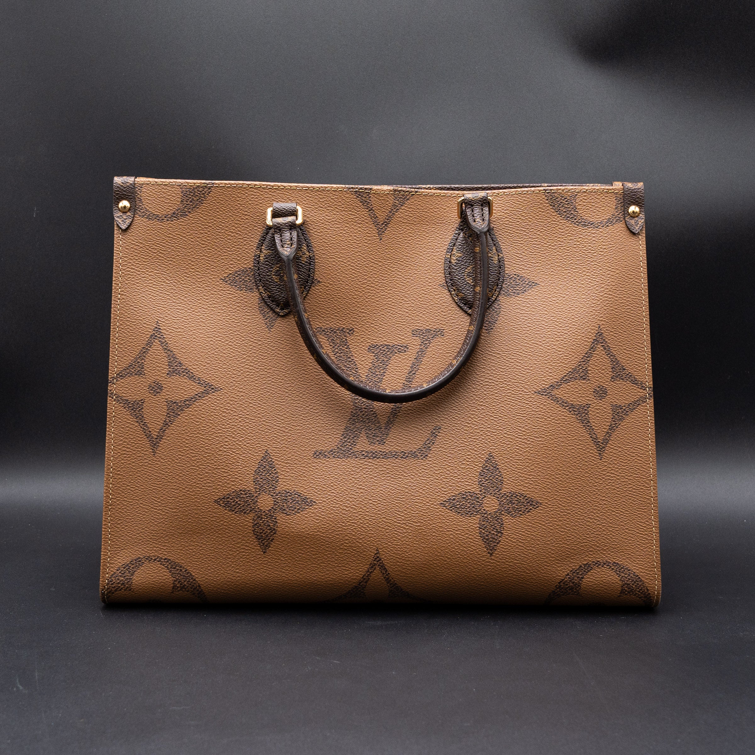 Louis Vuitton On The Go MM Monogram Shoulder Bag