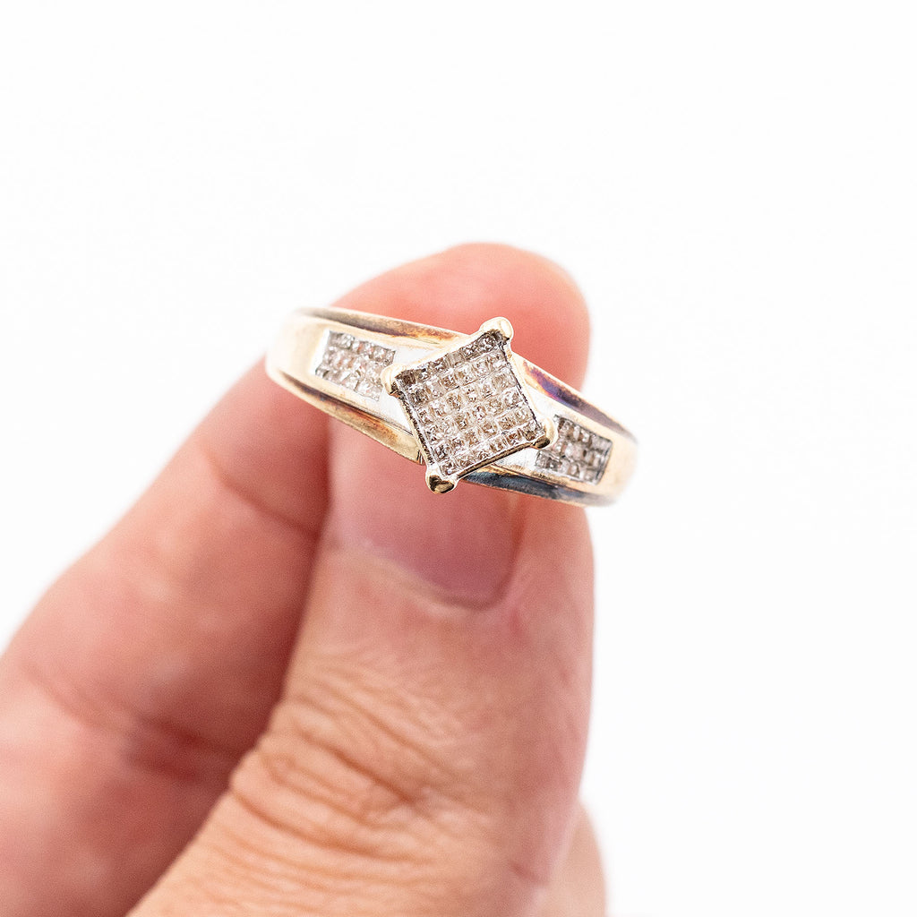 14k Yellow Gold Round Diamond Square Set Ring