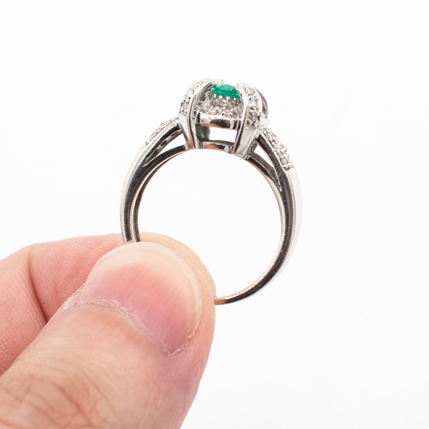 14k White Gold Oval Gemstone & Diamond Pave Ring