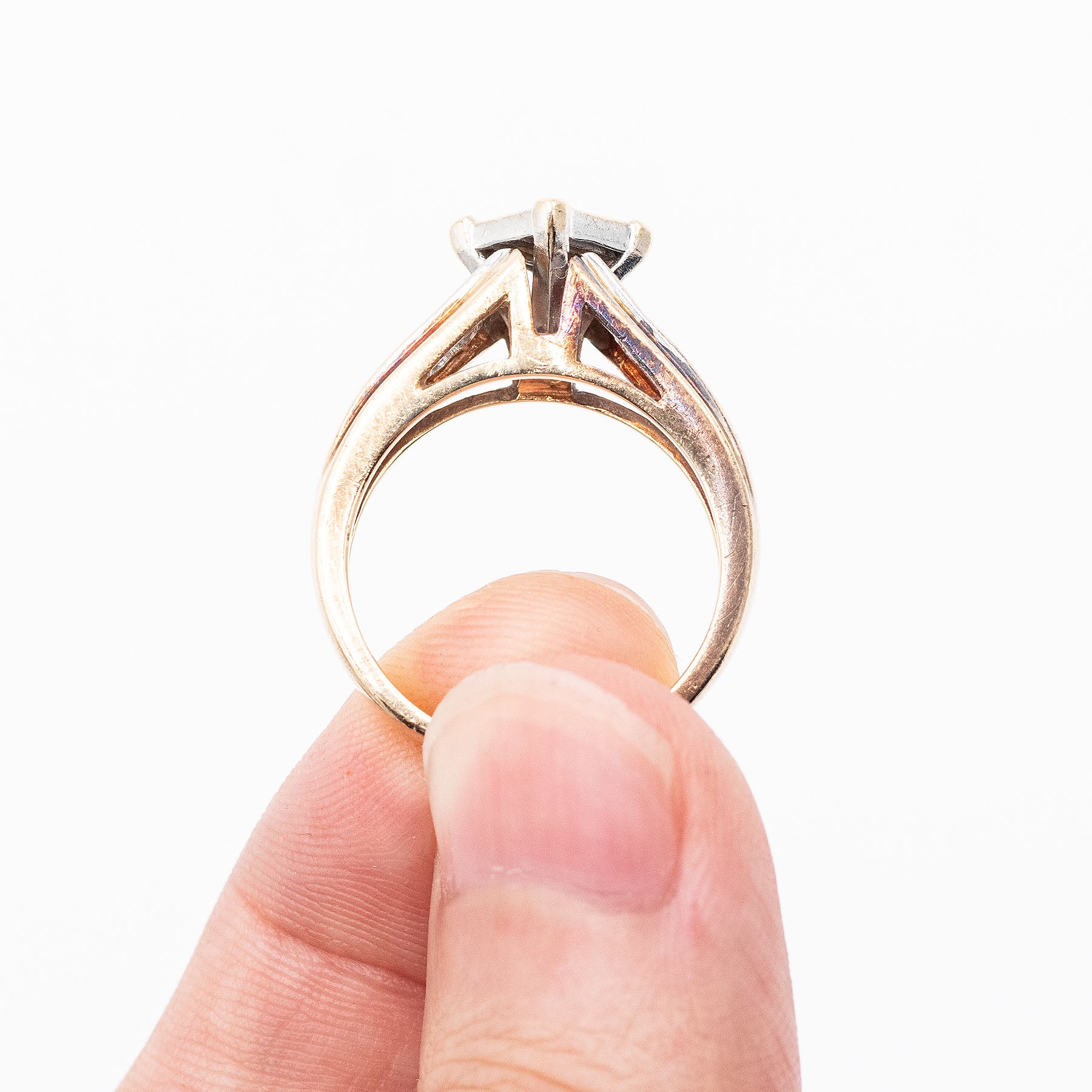 14k Yellow Gold Round Diamond Square Set Ring