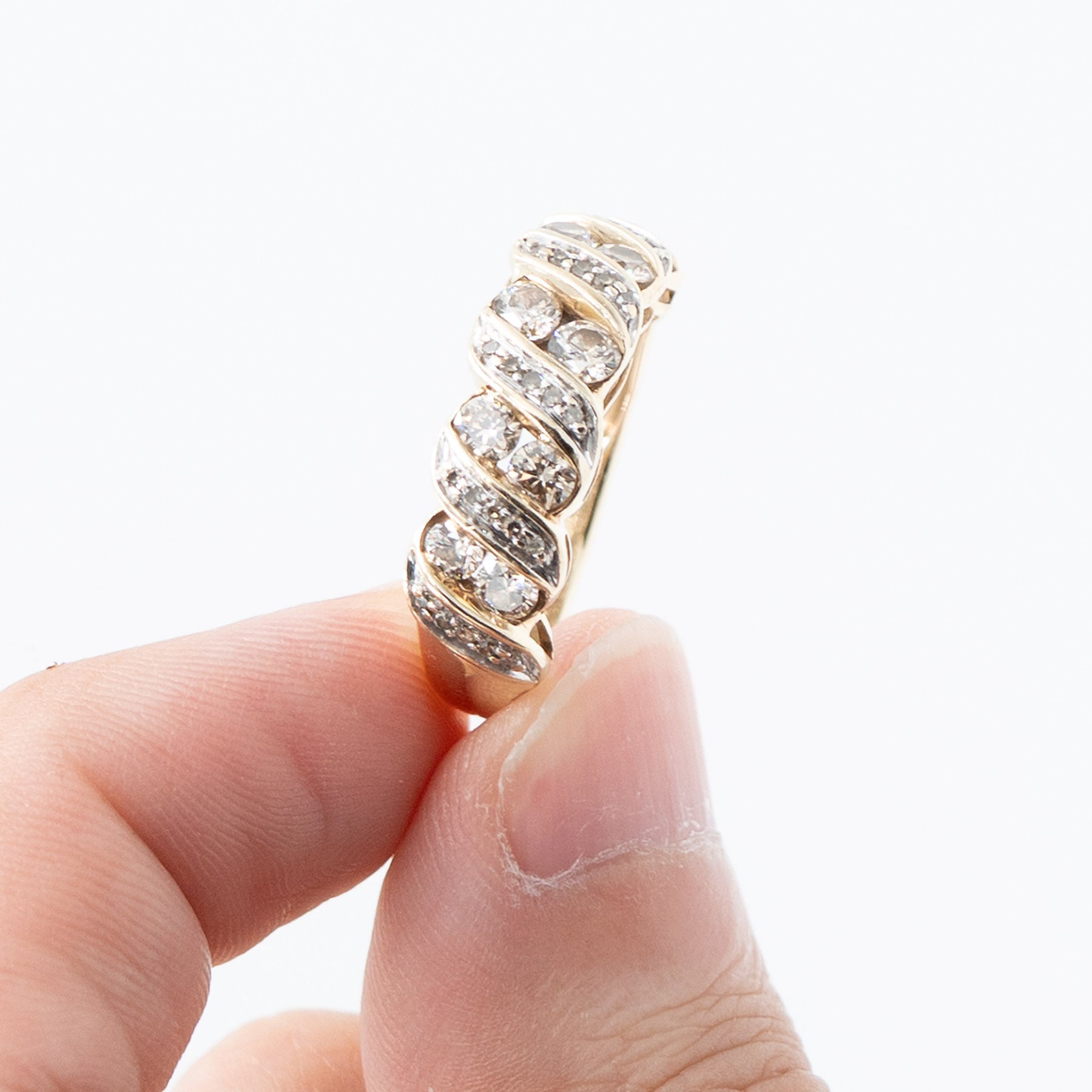 10k Yellow Gold Diamond Spiral Vintage Ring