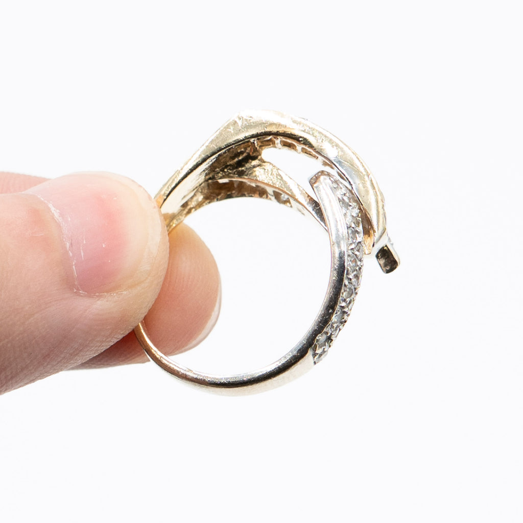 14k Yellow Gold Round & Princess Cut Gemstones Crossover Ring