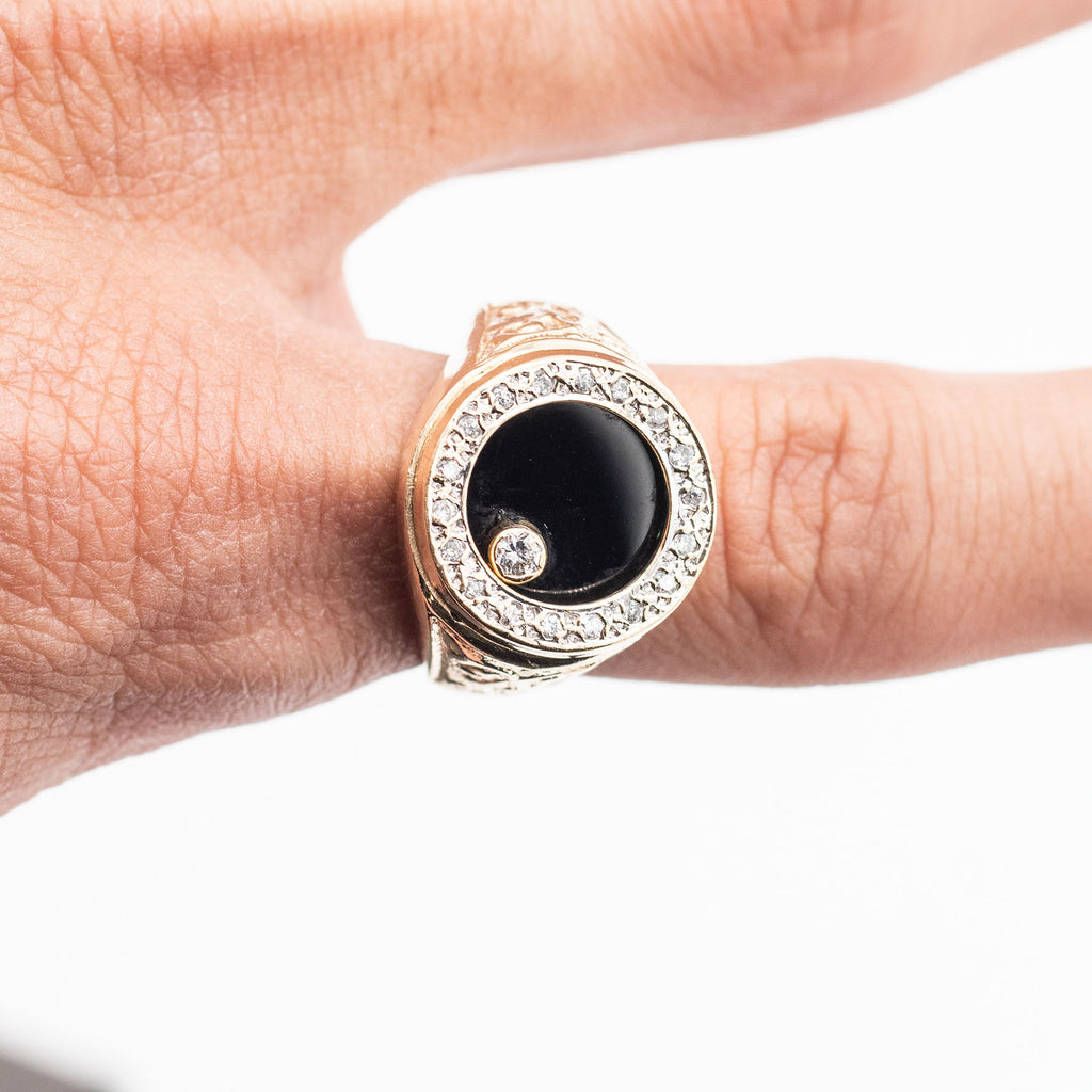 14k Yellow Gold Onyx Round Rotating Diamond Ring
