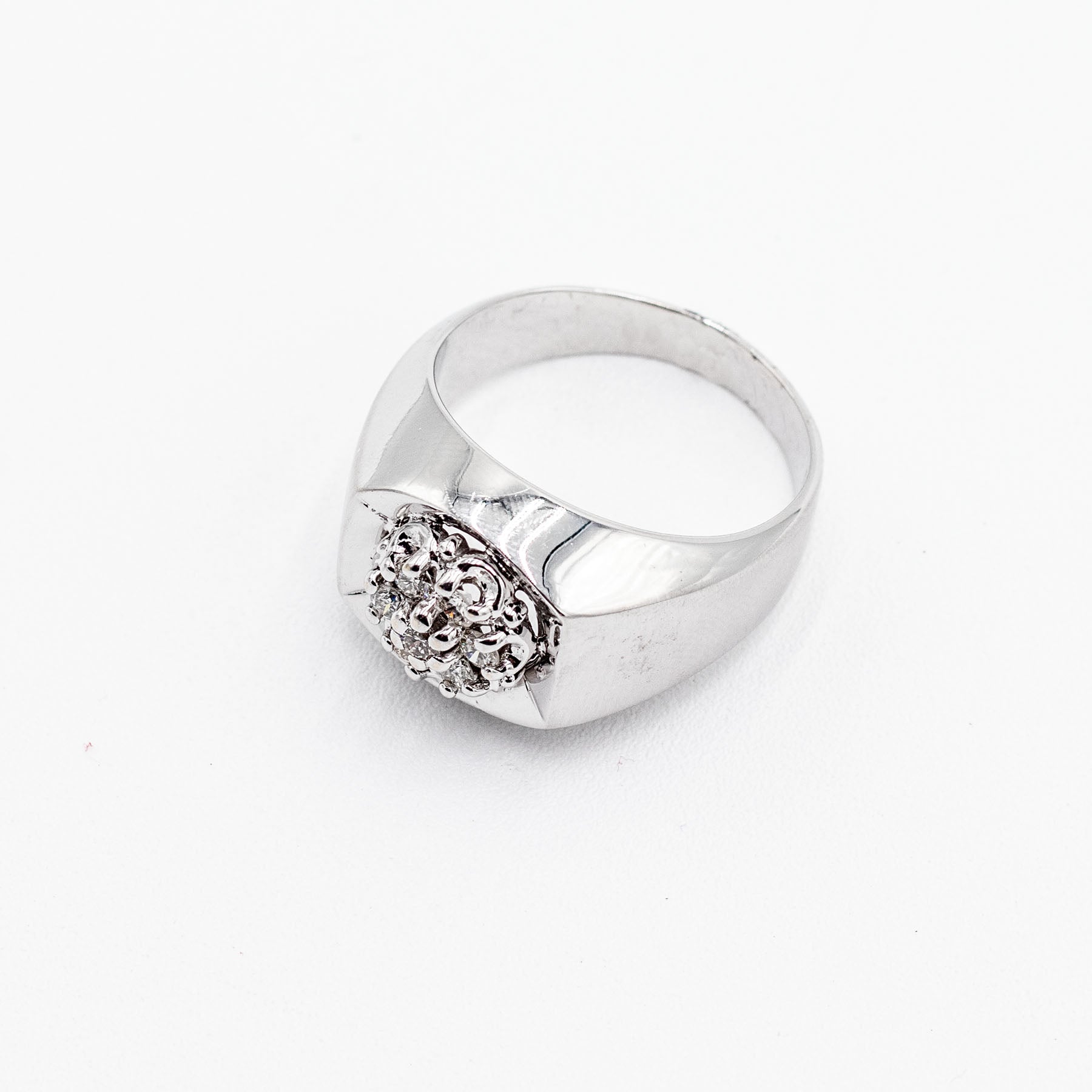 14k White Gold Round Cut Diamond Cluster Wide Ring