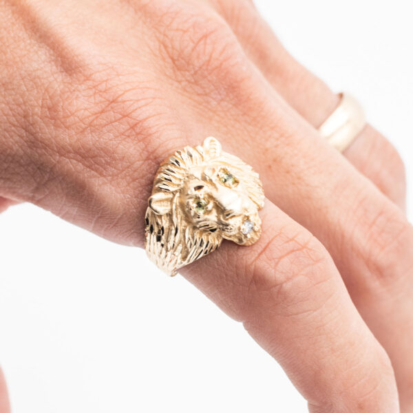 14k Yellow Gold Lion Head Ring - Image 7
