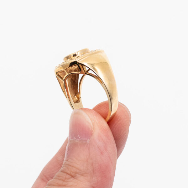 14k Yellow Gold Round Green Gemstone Ring - Image 3