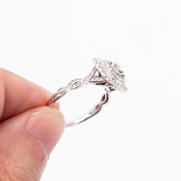 10k White Gold Round Diamond Pave Ring - Image 5