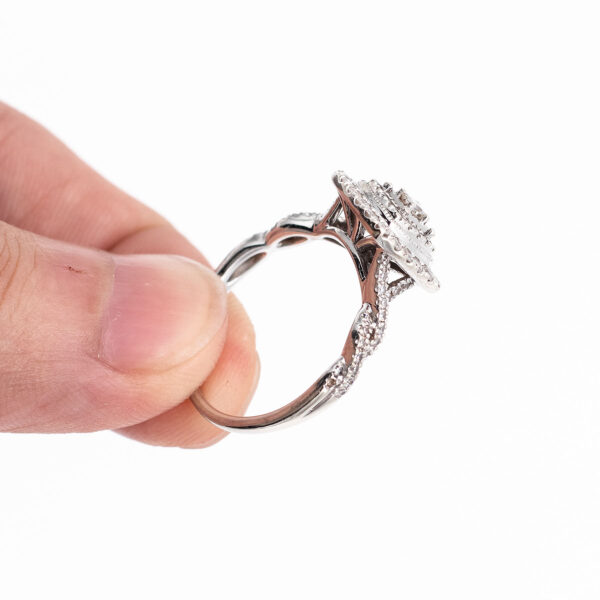 10k White Gold Round Diamond Pave Ring - Image 3