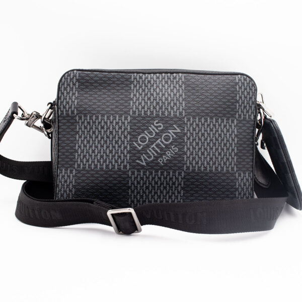 Louis Vuitton Trio Messenger Crossbody Black Handbag - Image 4