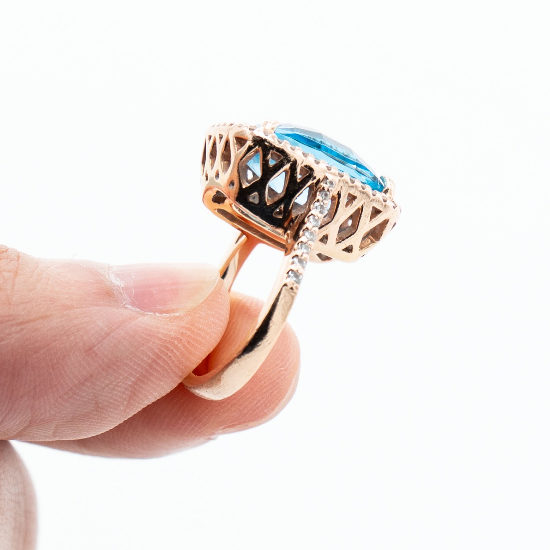 14k Yellow Gold Blue Center Stone Diamond Halo Ring - Image 3