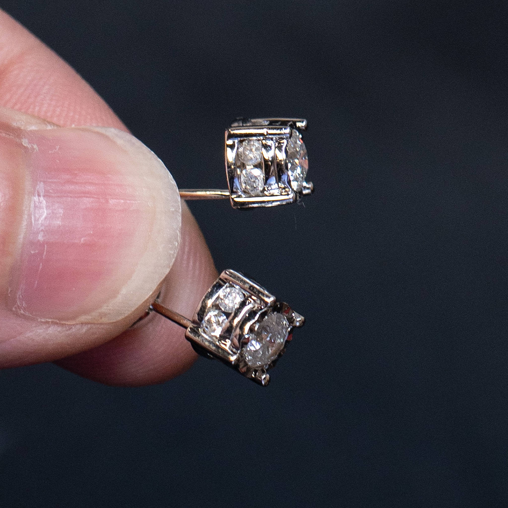 14k White Gold Diamond Stud Earrings - Image 4