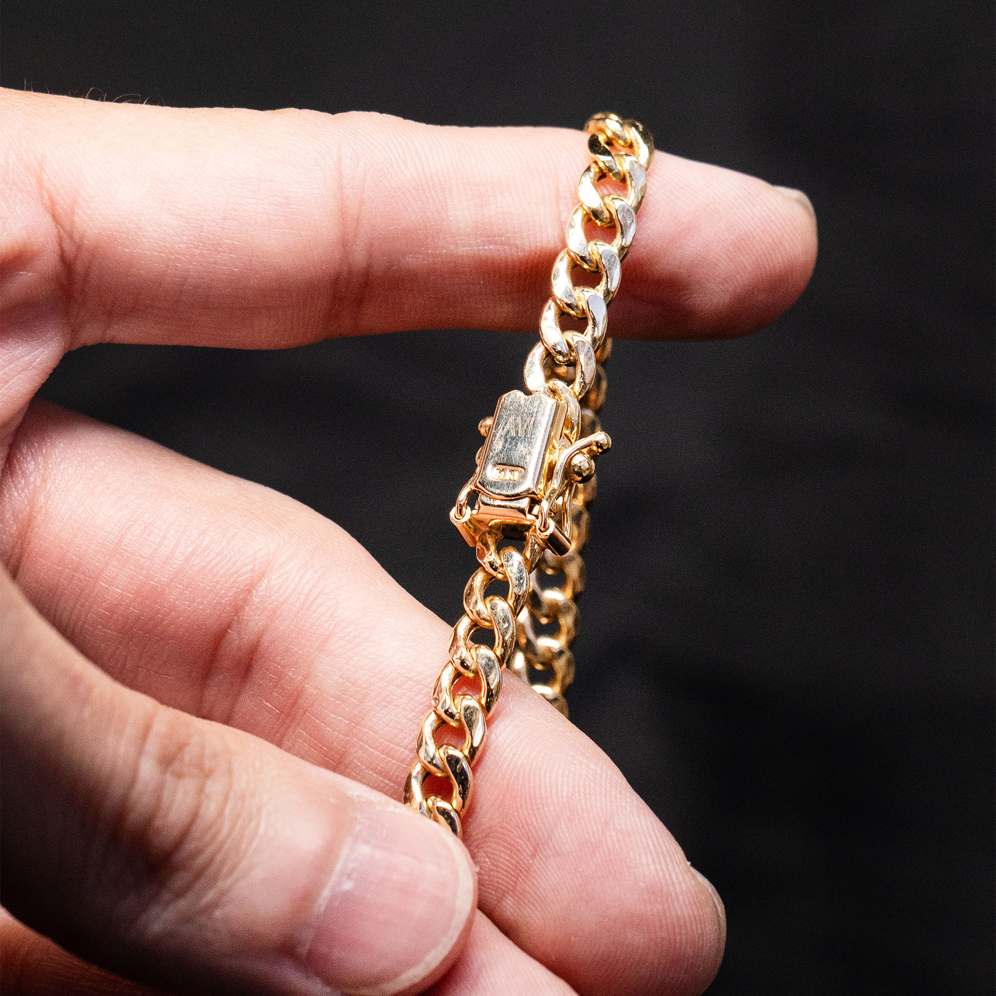 14k Yellow Gold 5mm Curb Link 18 inch Chain Necklace - Image 3